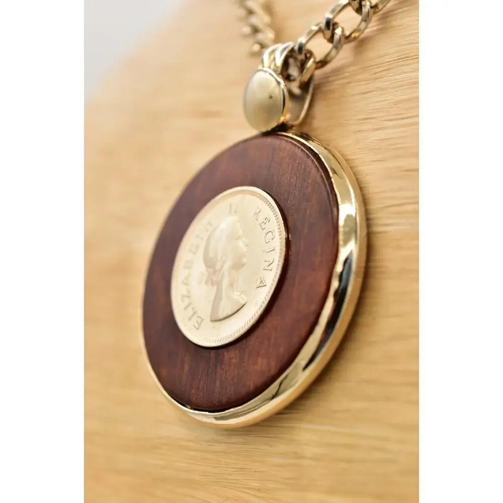 Vintage Elizabeth II Gratia Regina Pendant Necklace Gold Tone Chain Wood BinBD